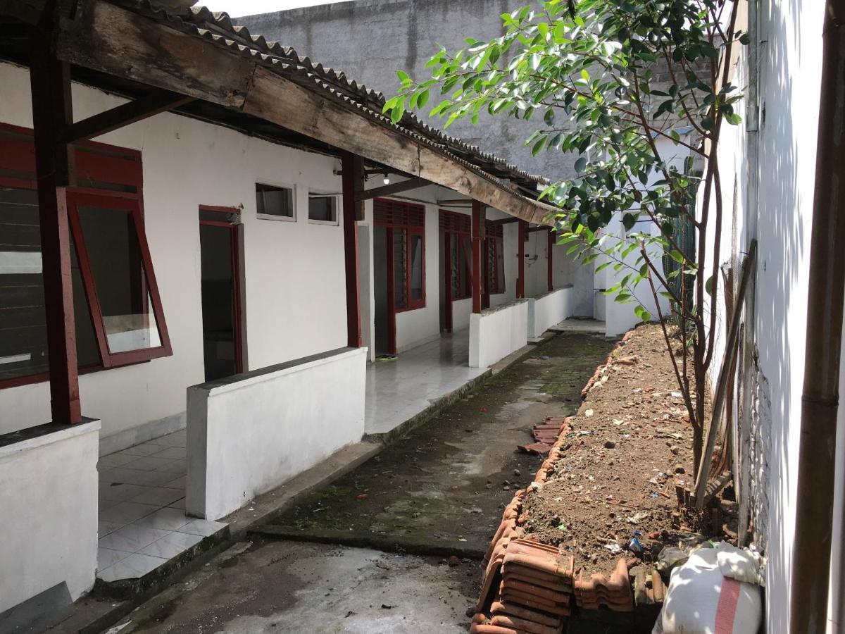 Tambak Bayan Guesthouse Kejayan Екстериор снимка