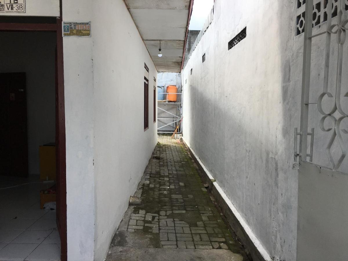 Tambak Bayan Guesthouse Kejayan Екстериор снимка
